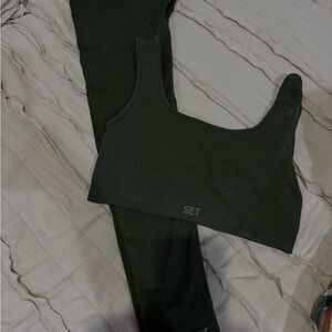SET Dark Green Activewear Set